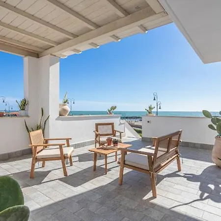 Casa Mira Luxury Sea House Fco Airport דירה *