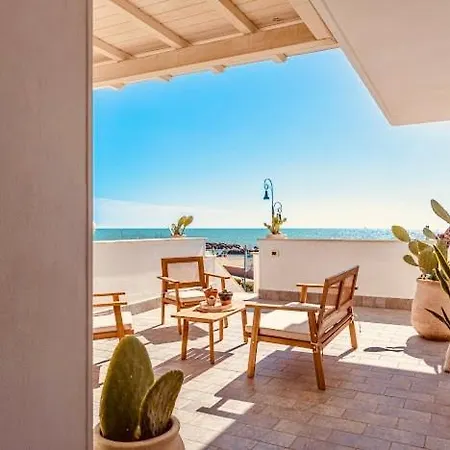 Casa Mira Luxury Sea House Fco Airport *