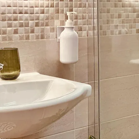 Casa Mira Luxury Sea House Fco Airport *