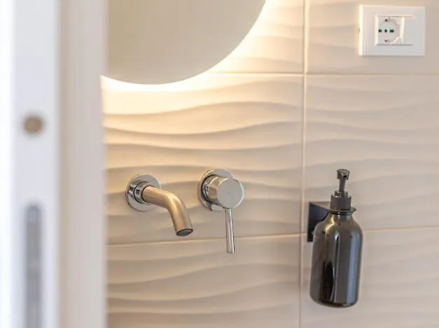 Daire Casa Mira Luxury Sea House Fco Airport *