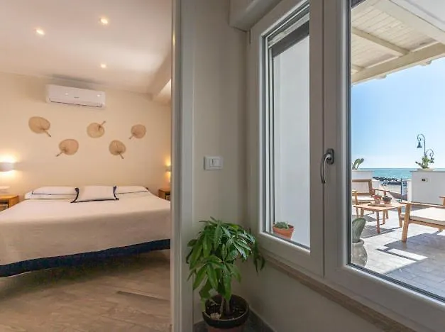 Casa Mira Luxury Sea House Fco Airport *